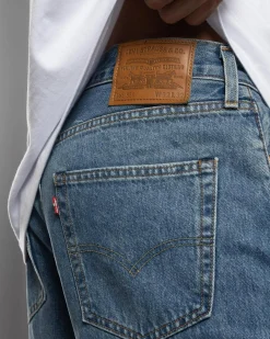 568 Loose Straight Jeans