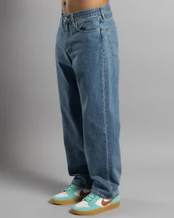 568 Loose Straight Jeans