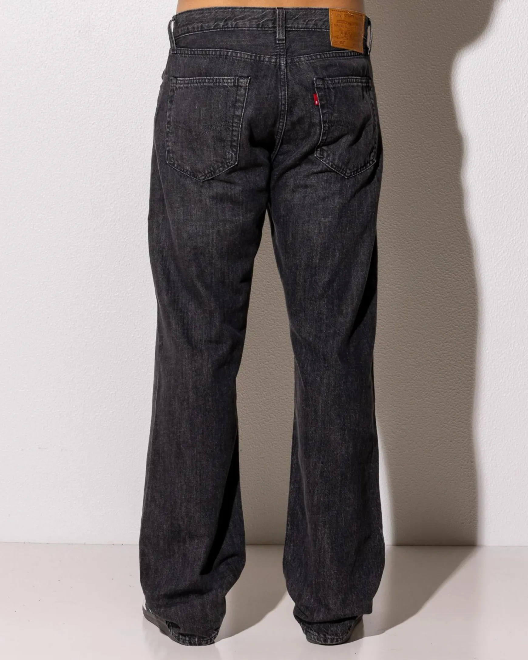 555 Relaxed Straight Jeans
