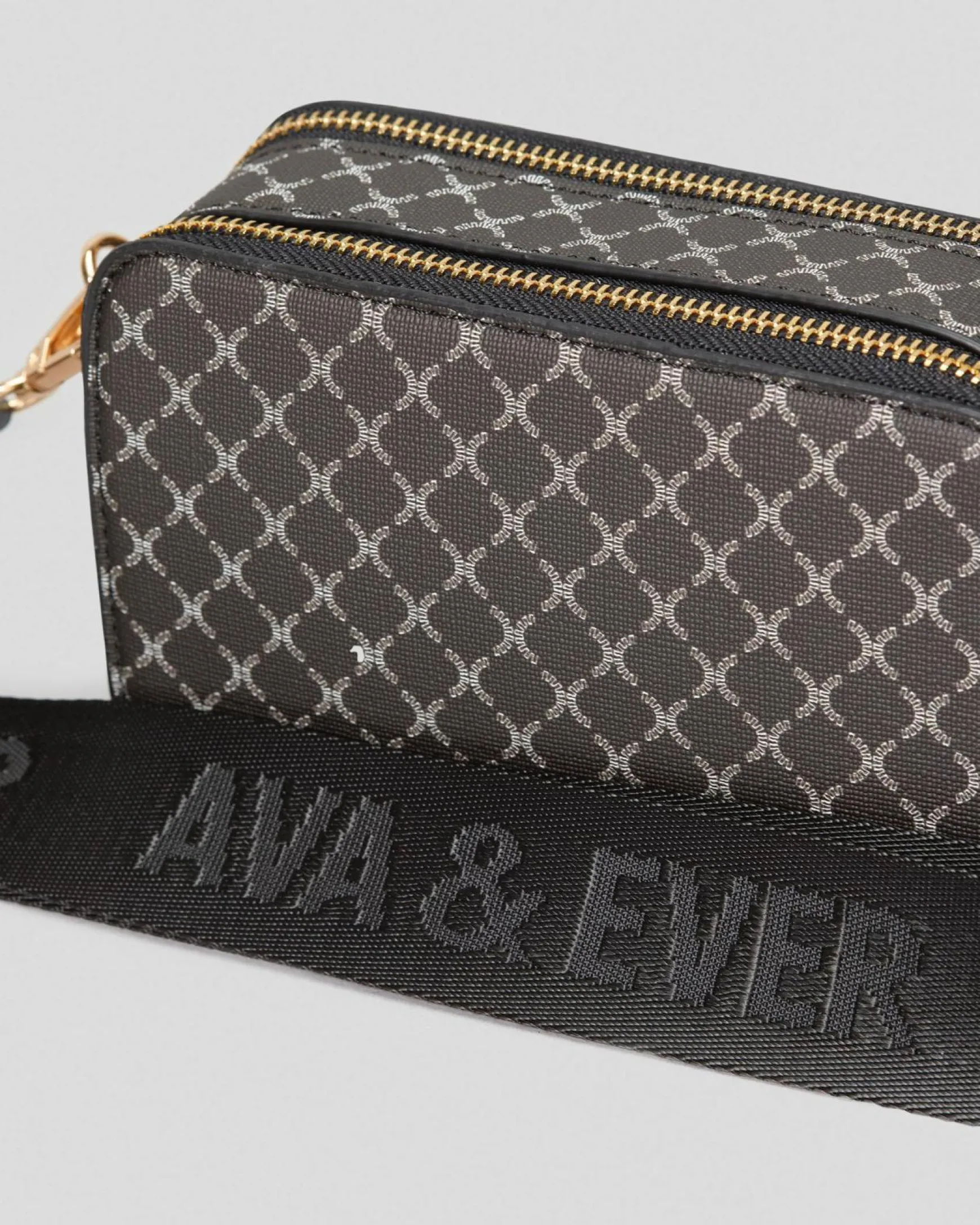 Ashlyn Crossbody Bag