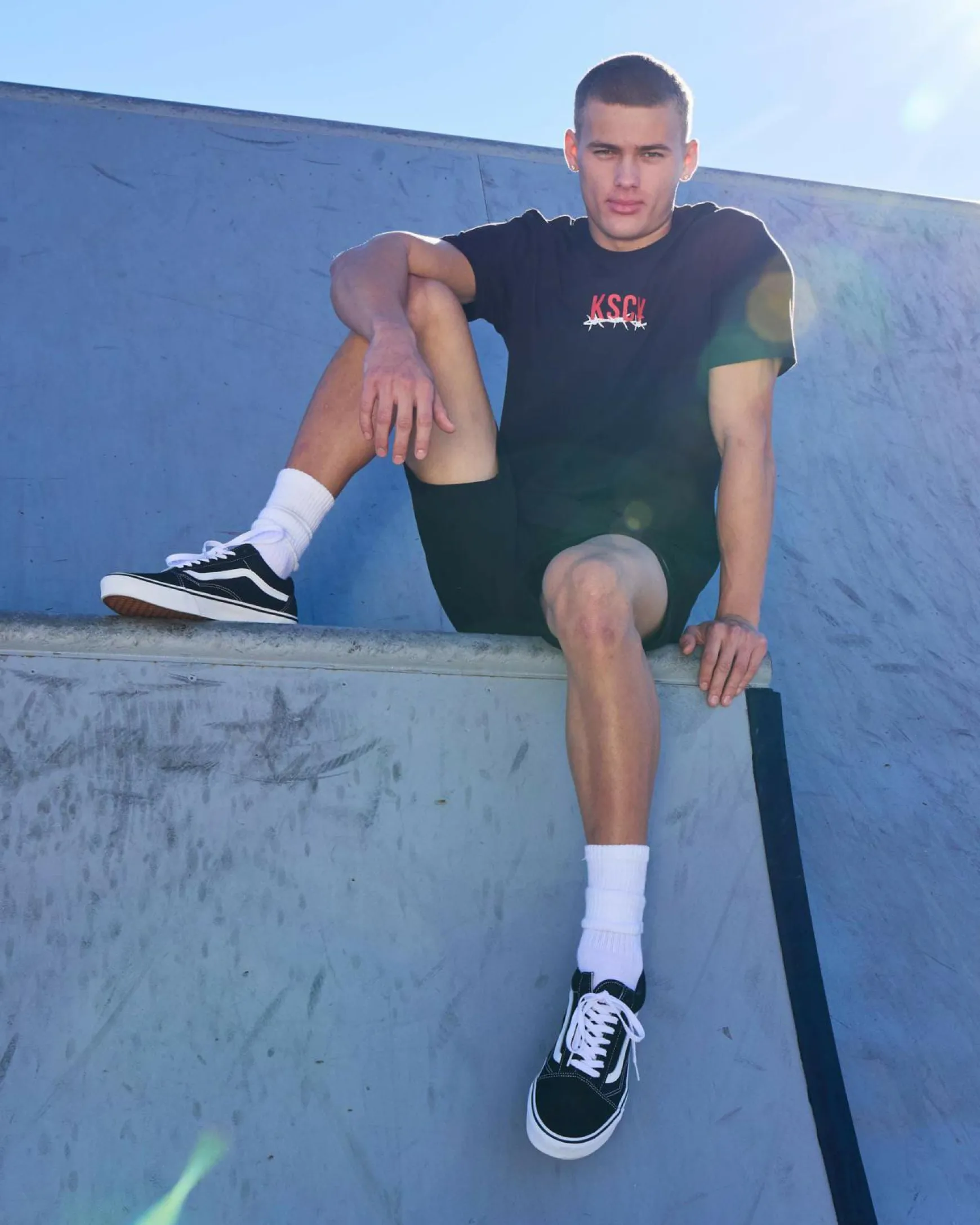 Diluted Dual Curve T-Shirt