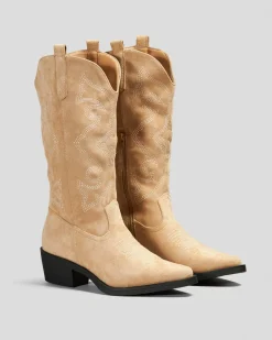 Dolly Boots