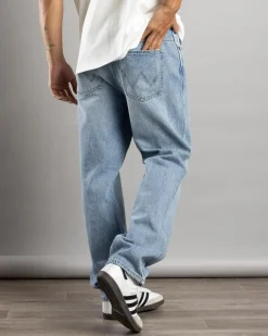 Easy Straight Jeans
