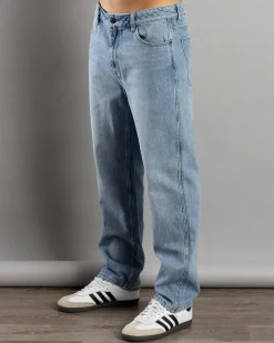 Easy Straight Jeans