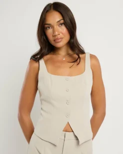 Elle Vest