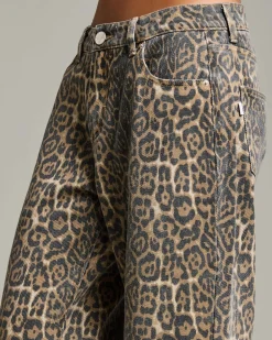 Icon Leo Straight Leg Jeans