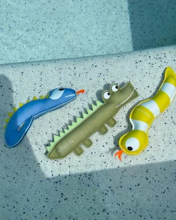 Into the Wild Dive Buddies