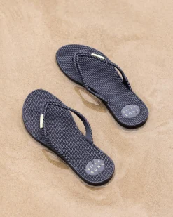 Kick Back Metallic Thongs