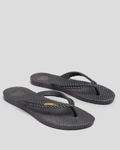 Kick Back Metallic Thongs