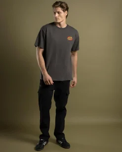 Oval Dot Chest T-Shirt