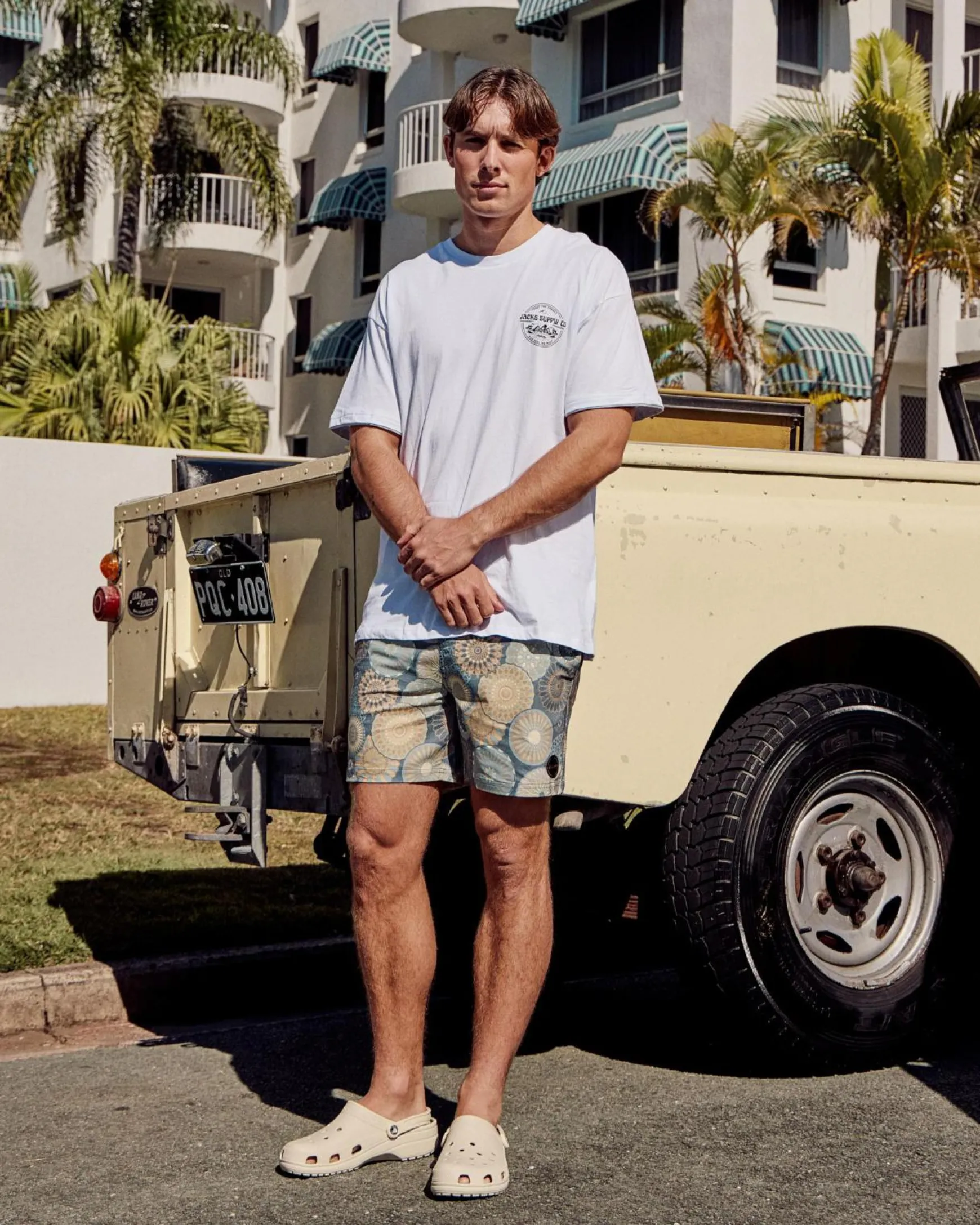 Radial Elastic Waist Shorts