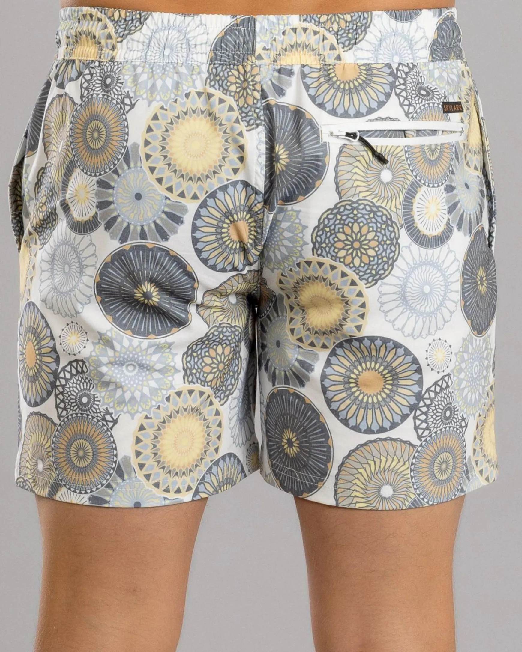 Radial Elastic Waist Shorts