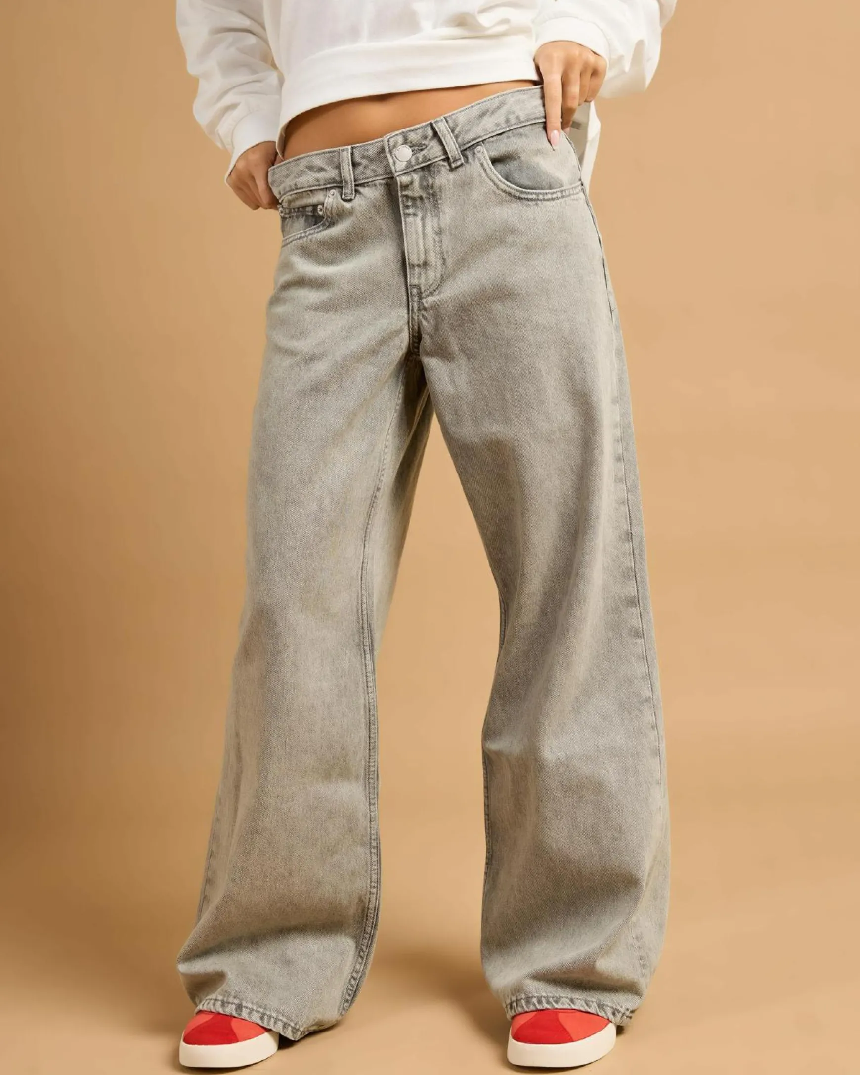 Rhue Low Wide Jeans