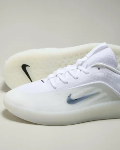 SB Zoom Nyjah 4 Shoes