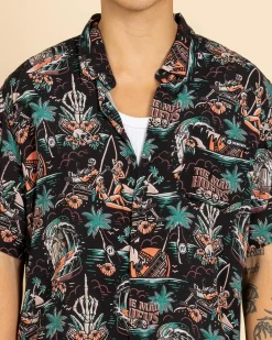 She'll Be Right Short Sleeve Shirt