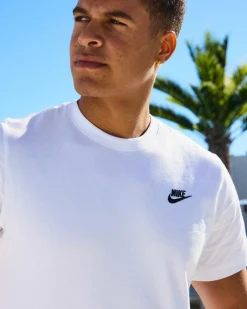 Sportswear Club T-Shirt