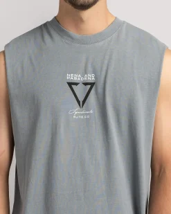 Warping Relaxed Muscle Tank