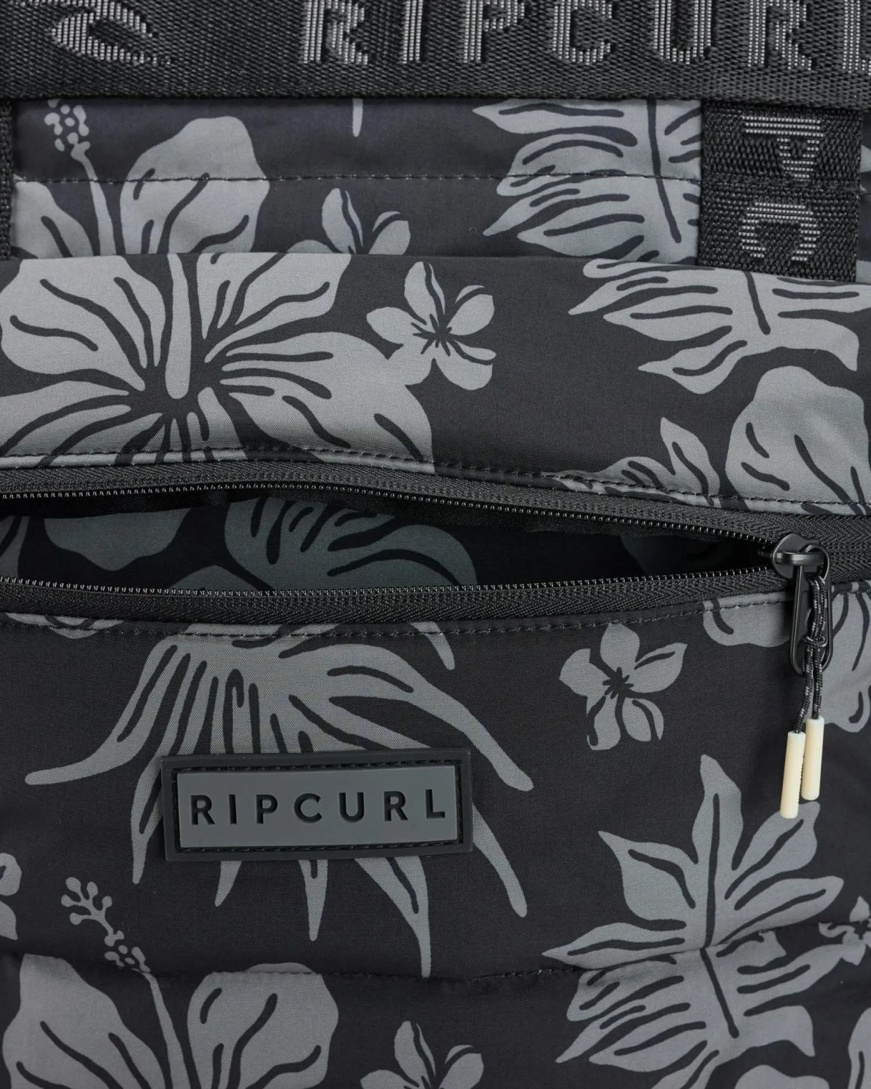 Weekend Travel 26L Tote Bag